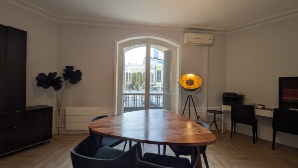 251021 salle réu.jpg